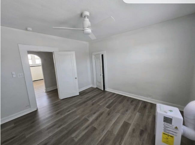 Building Photo - 2904 W Chestnut St