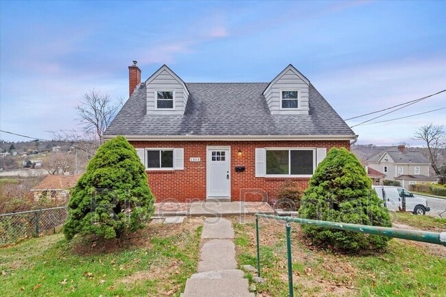 Building Photo - 1303 Cloverdale St