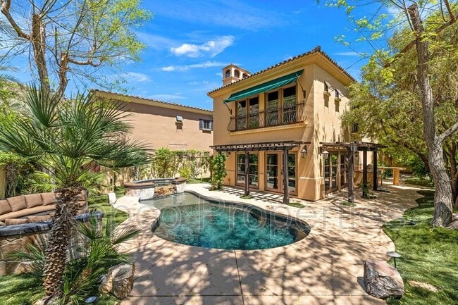 Building Photo - 175 Villaggio W