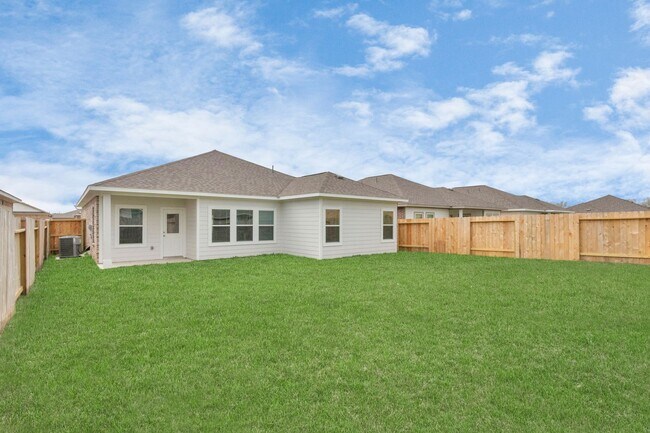 Building Photo - The Maple – Spacious Design, Exceptional L...