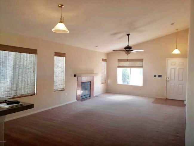 Building Photo - Cute Home in Parkhill Estates