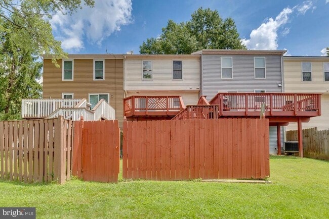 Building Photo - 11260 Westport Dr