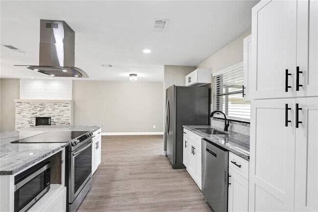 Building Photo - 5522 Fulmar Dr