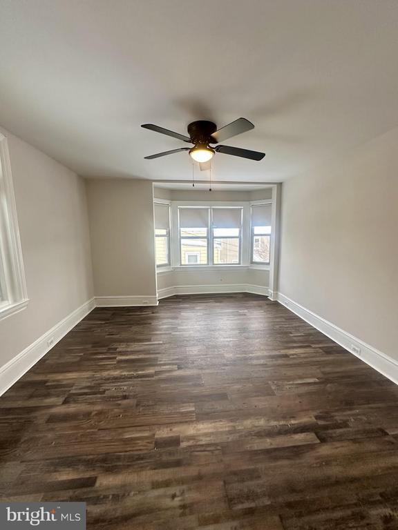 Building Photo - 125 E 4th Ave