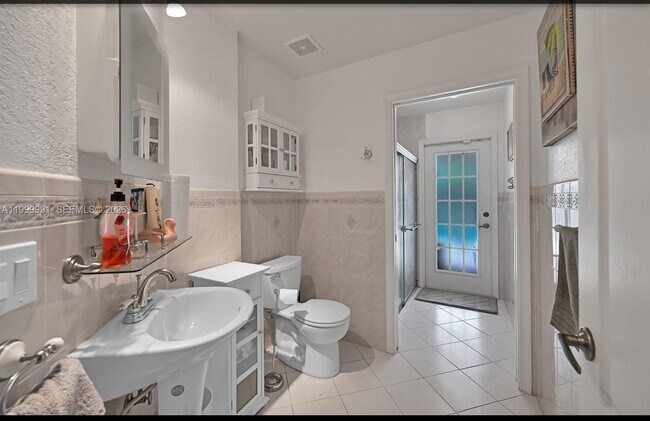 Building Photo - 5200 NW 67th Ave