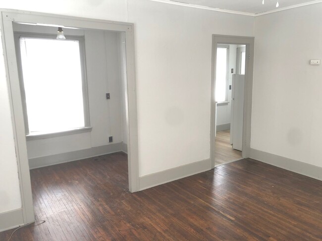 Building Photo - 604 E Emerson St