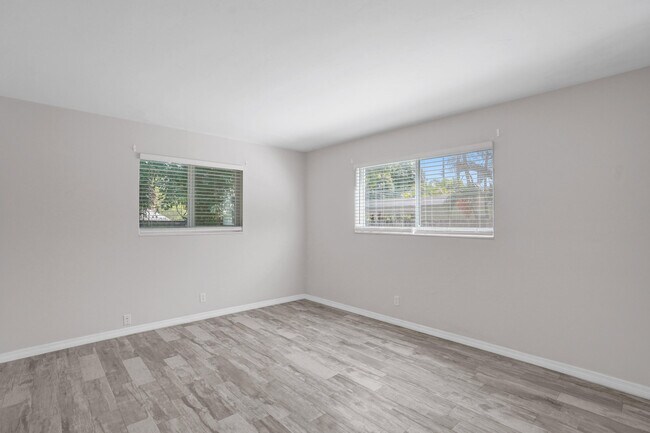 Building Photo - 115 SW 1st Ave