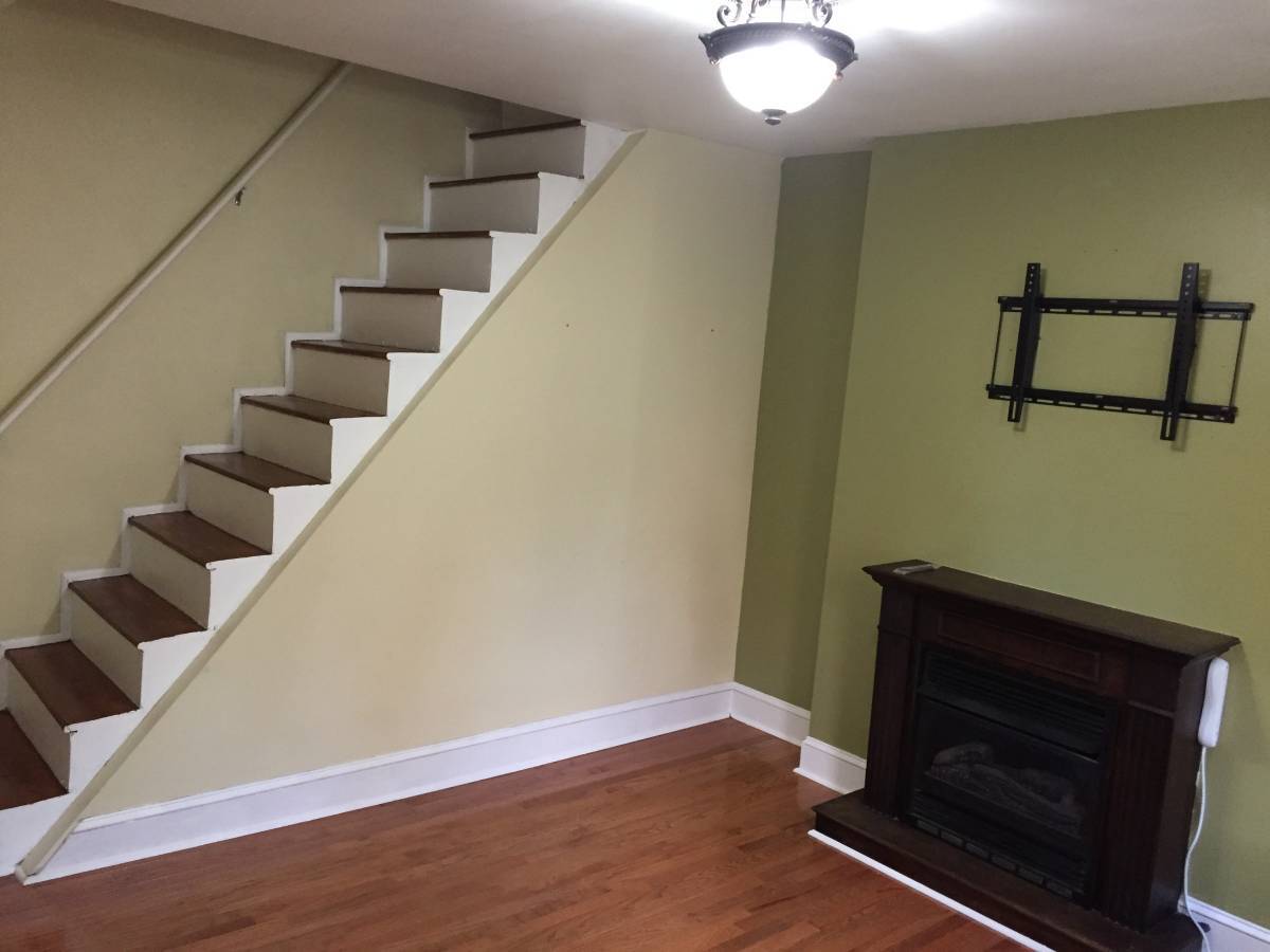 Living Room - 2516 Webster St