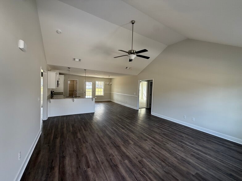 Building Photo - 638 Belfast Loop