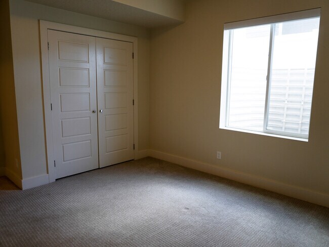 Building Photo - 2274 S 50 E