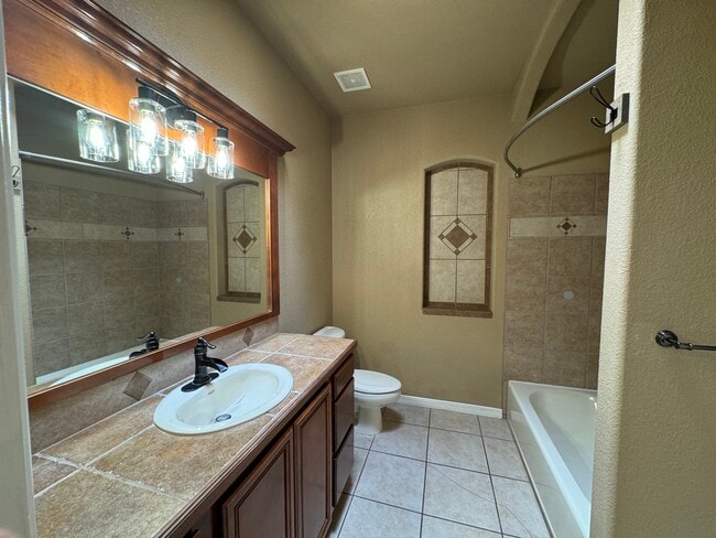 Building Photo - 682 La Melodia Dr