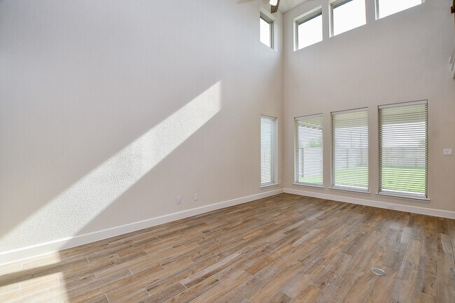 Building Photo - 3223 Rockrose Pl