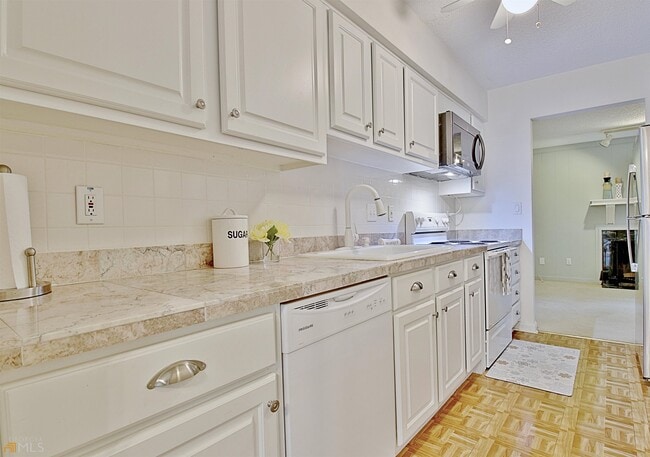 Building Photo - 72 Cobblestone Creek