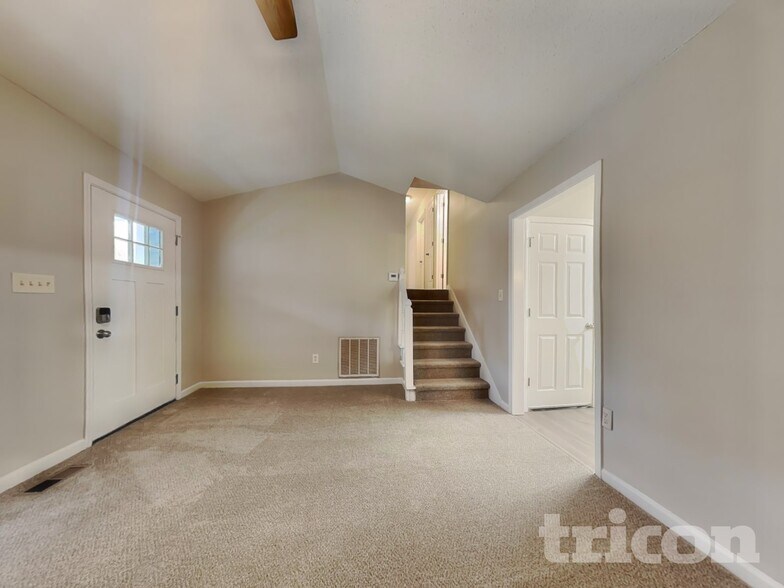 Building Photo - 48 Sumer Ln S