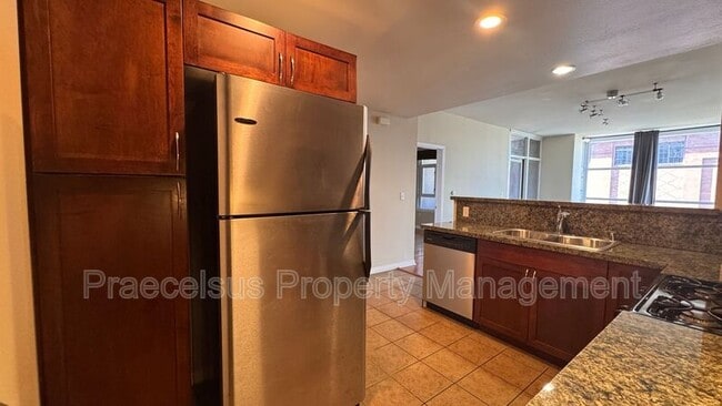 Building Photo - 530 K St