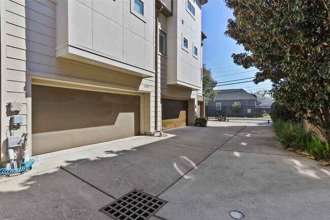 Building Photo - 1905 Summer St