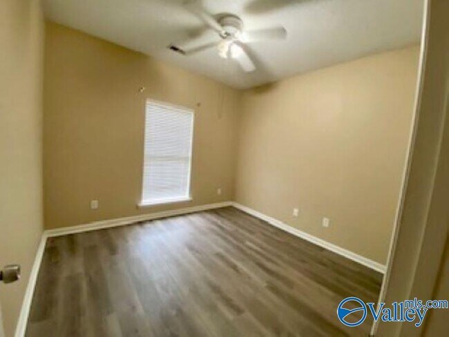 Building Photo - 209 Horseshoe Bend N