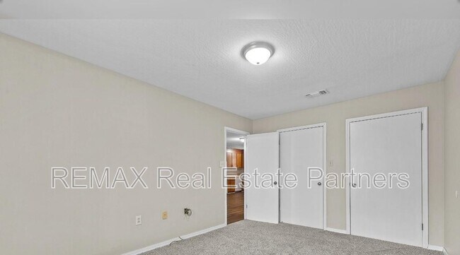 Building Photo - 69 Hickory Knoll