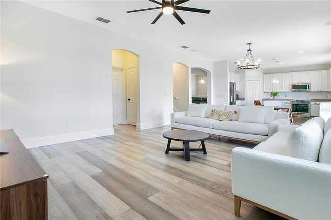 Building Photo - 15049 Spinnaker Cove Ln