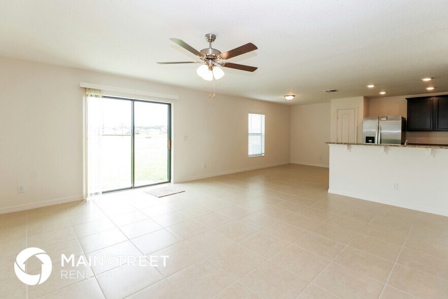 Building Photo - 2215 Caspian Dr