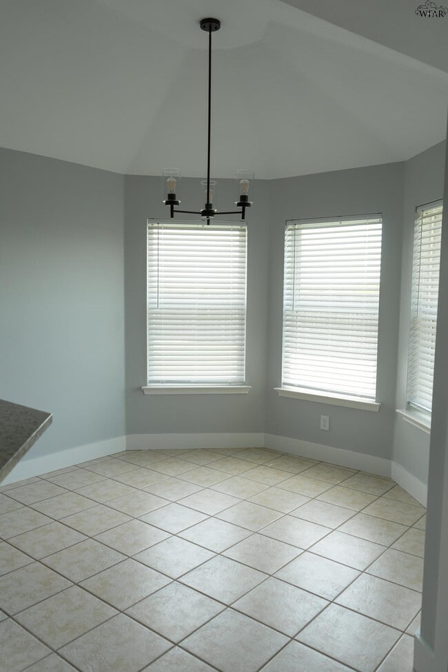 Building Photo - 5 Libby Ct