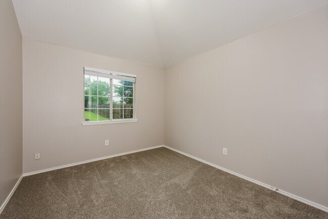 Building Photo - 5002 Wordsworth Dr