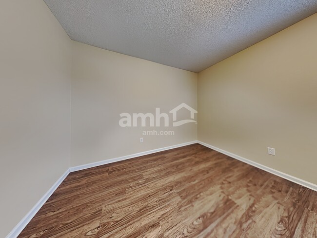 Building Photo - 1022 Deerberry Rd
