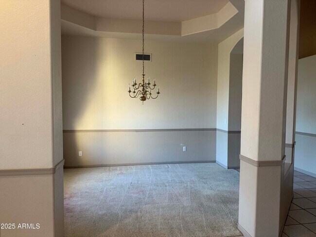 Building Photo - 1308 E Horseshoe Ave