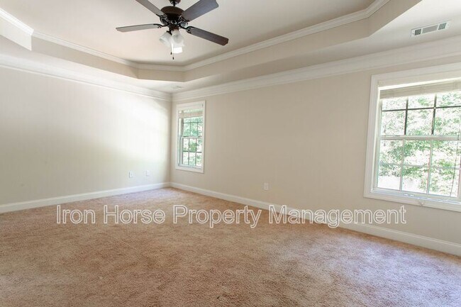 Building Photo - 232 Towns Walk Dr