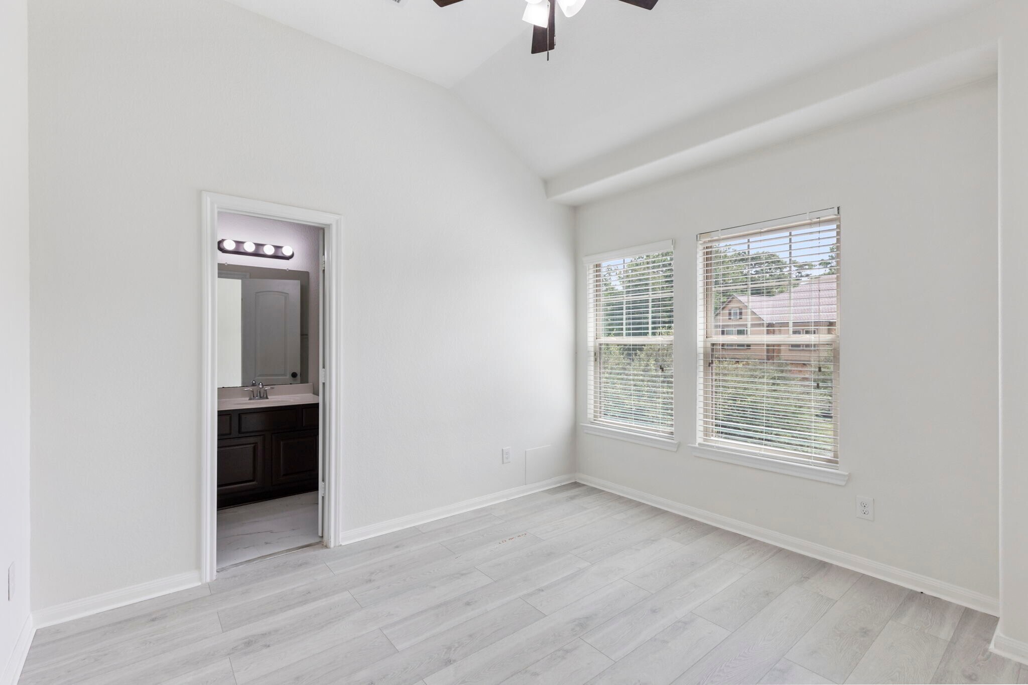 Secondary Bedroom - 14 Cheswood Manor Dr