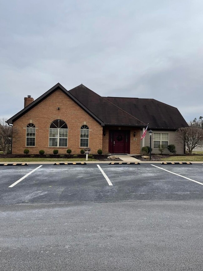 Building Photo - 69 Ashford Dr