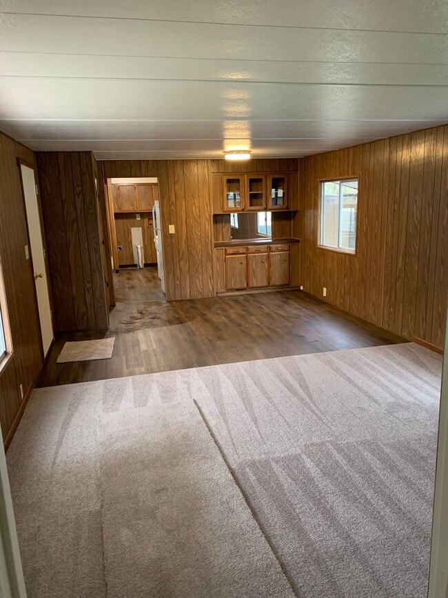 Building Photo - 2 Bedroom 2 Bathroom Mobile Home