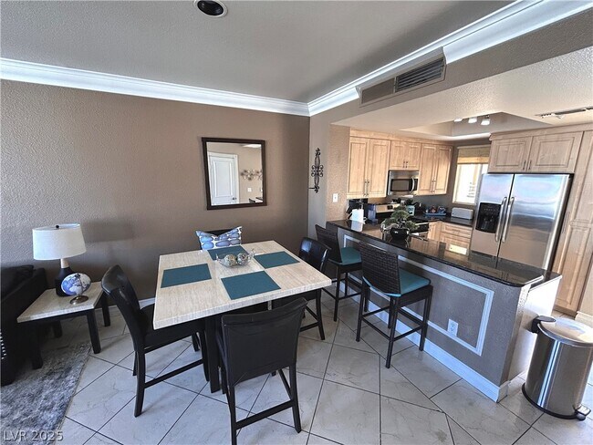 Building Photo - 210 E Flamingo Rd