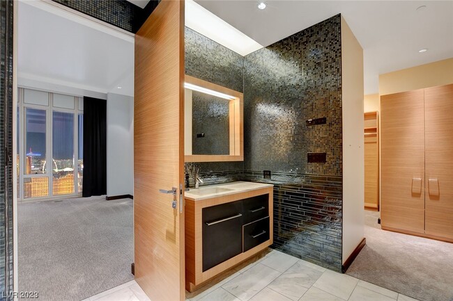 Building Photo - 3750 Las Vegas Blvd S