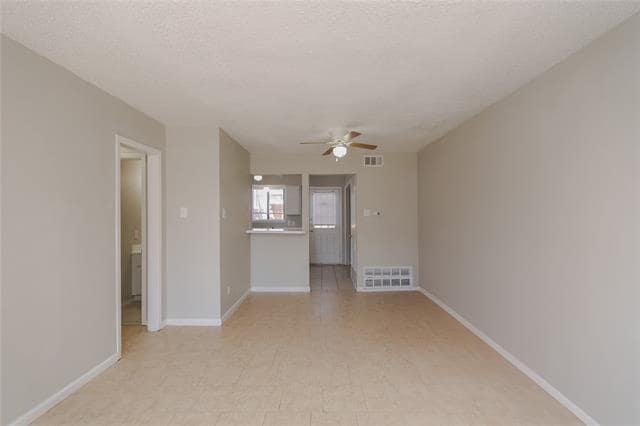 Building Photo - 2813 Wimbledon Ct