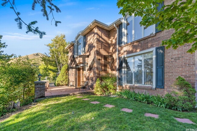 Building Photo - 1577 E Tomahawk Dr