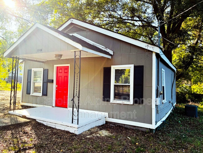 Building Photo - 1508 W Walnut Ave