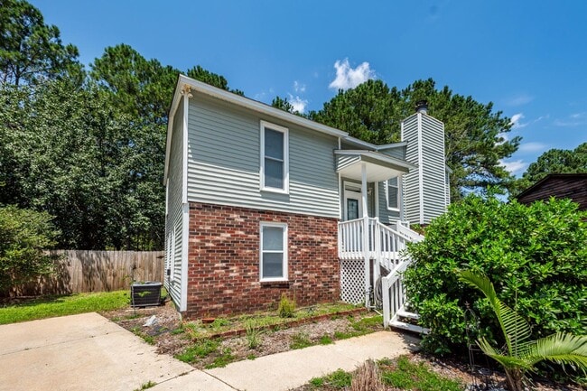 Building Photo - 113 Trescott Ct