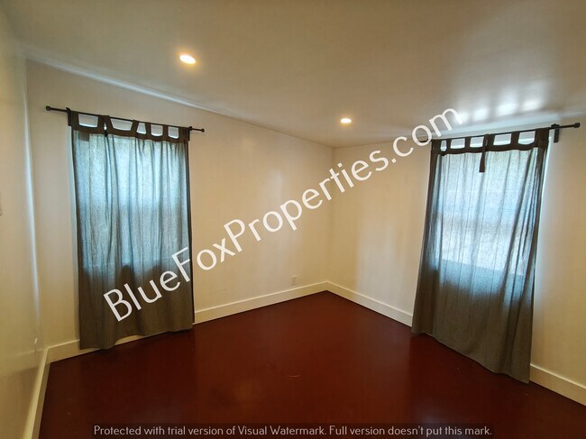 Building Photo - 3137 E Pima St