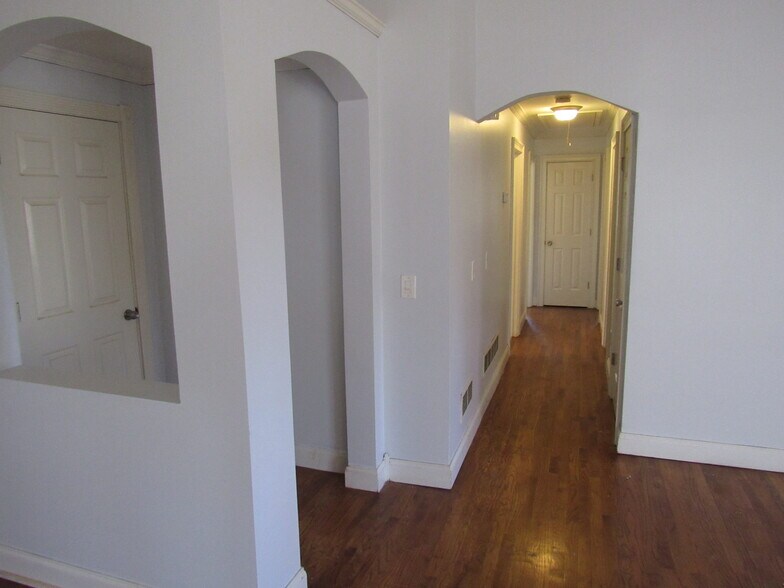 Extra large closet and custom architectural features - 1273 W Wylie Bridge Rd