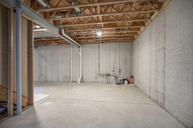 Building Photo - Welcome Home! 4 Bedroom/2.5 Bath Home in Avon!