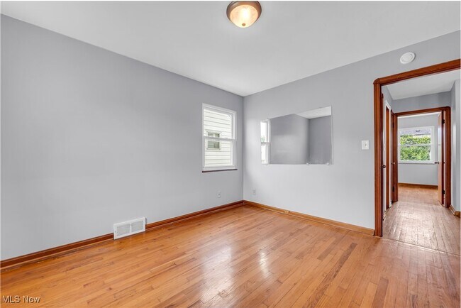 Building Photo - 3819 W 137th St