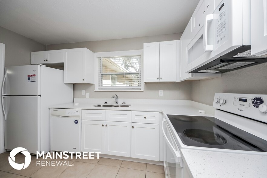 Building Photo - 1260 Palm Dr