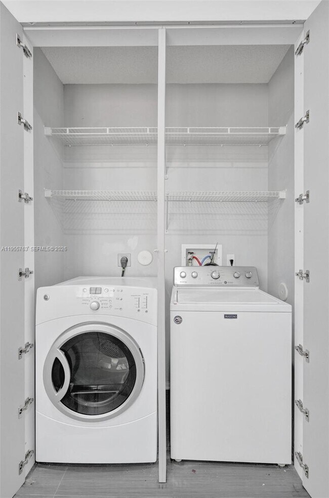 Building Photo - 1251 Hayes St