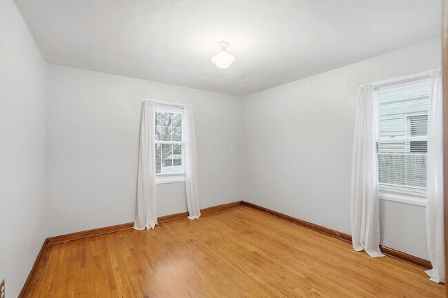 Building Photo - 2695 Bellwood Ave