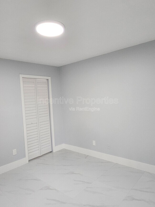 Building Photo - 4744 Walden Cir