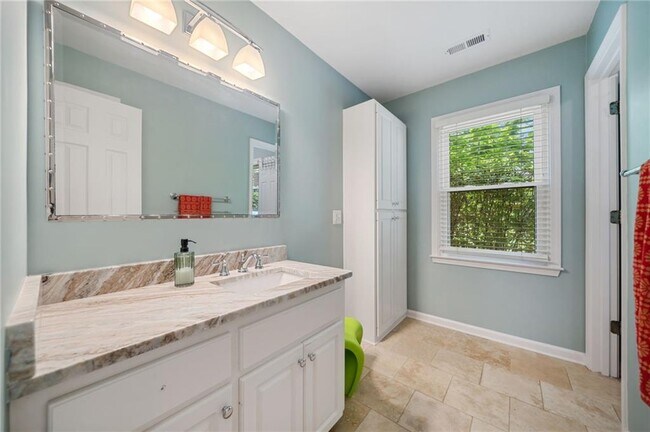 Building Photo - 12510 Preserve Ln