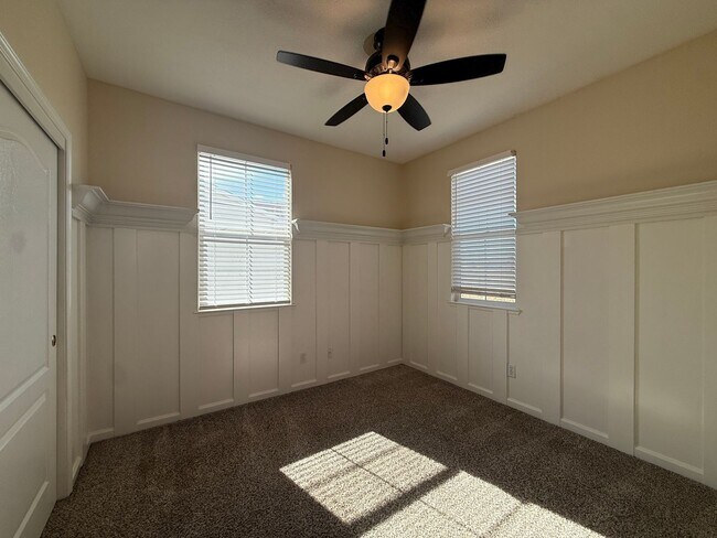 Building Photo - 1015 Lotz Way