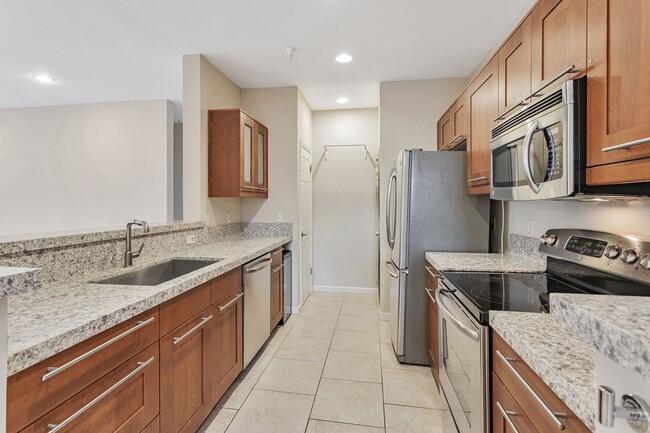 Building Photo - 2-Bedroom Condo in Prime Sunnyvale Locatio...