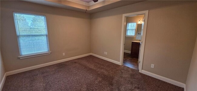 Building Photo - 1340 Colonel Hawthorne Dr